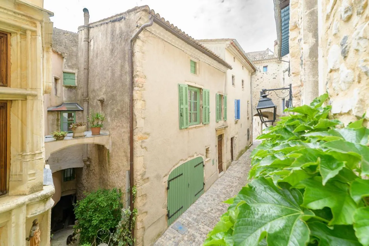 La Tour Des Remparts Bed & Breakfast Rochemaure 0*,  France