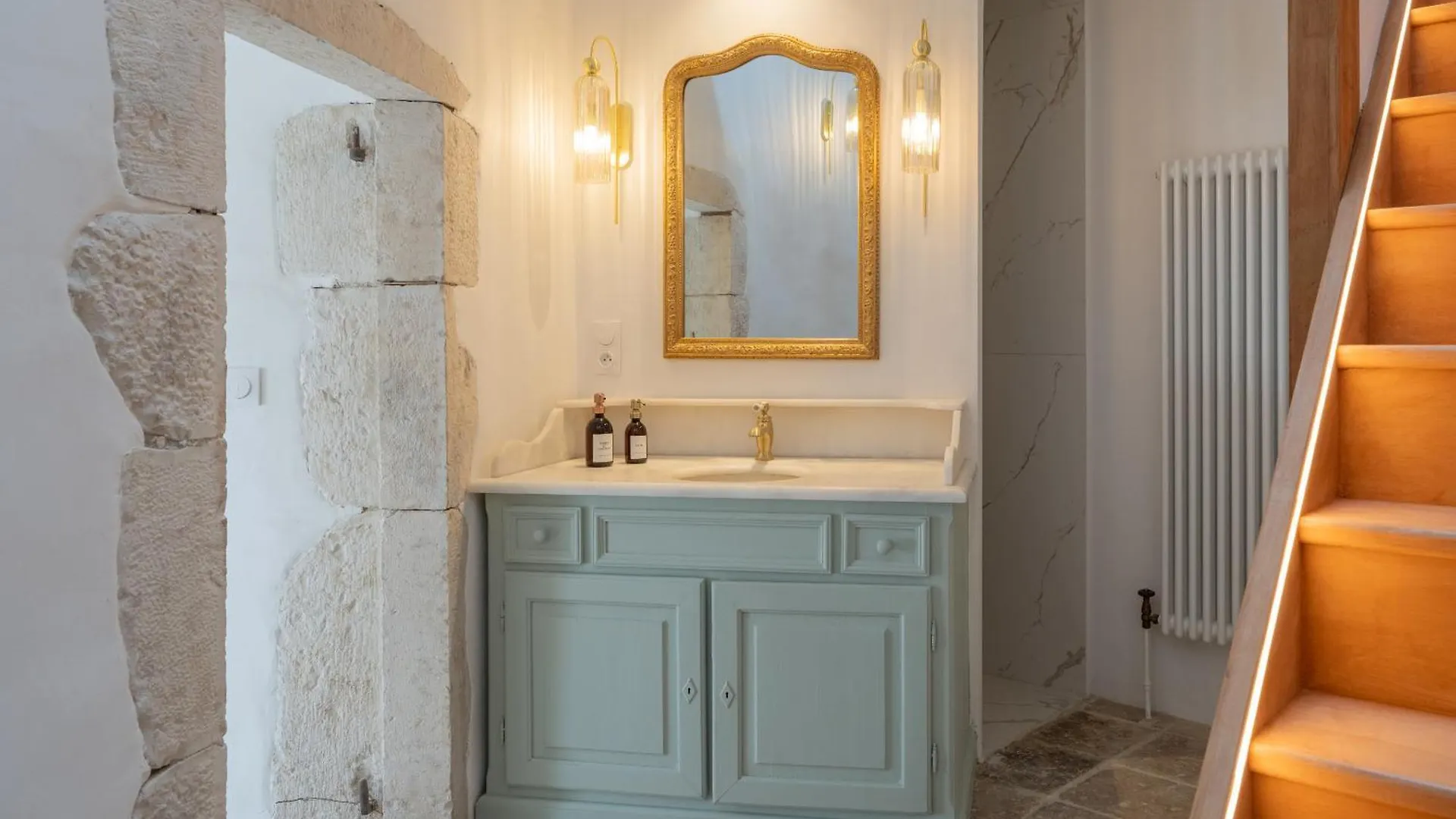 La Tour Des Remparts Bed & Breakfast Rochemaure