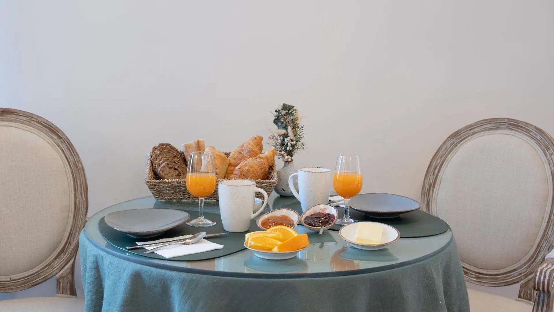 La Tour Des Remparts Bed & Breakfast Rochemaure