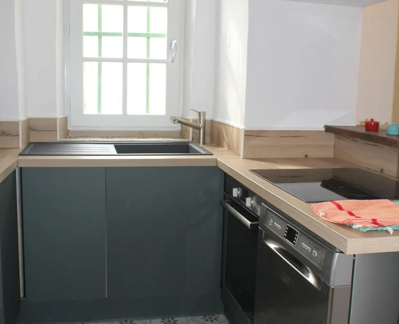 La Tour Des Remparts Bed & Breakfast Rochemaure